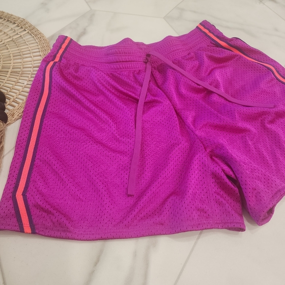 [ Nike] dry fit womens size Medium,  CUTEST purple & orangish/ pink  sportshorts - Picture 5 of 16